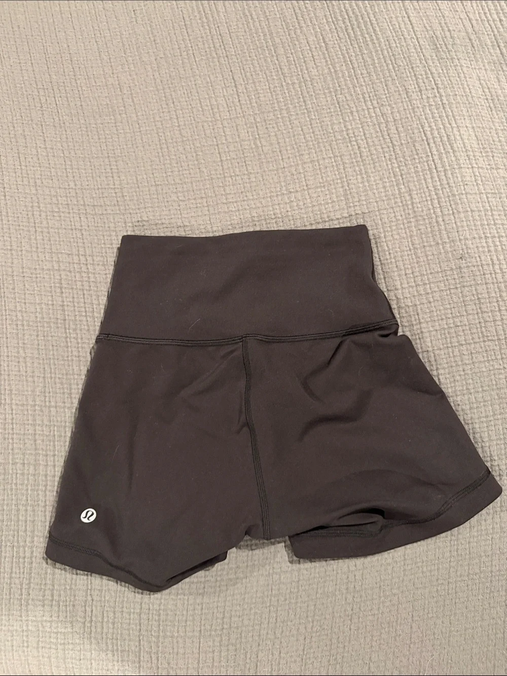 Black High-Waist Women's lululemon 4 in Wunder Train Shorts- sz 4